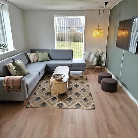 Rummeligt Og Stilfuldt Hus Naer Billund Med 4 Vaerelser Og Egen Have Ferienhaus