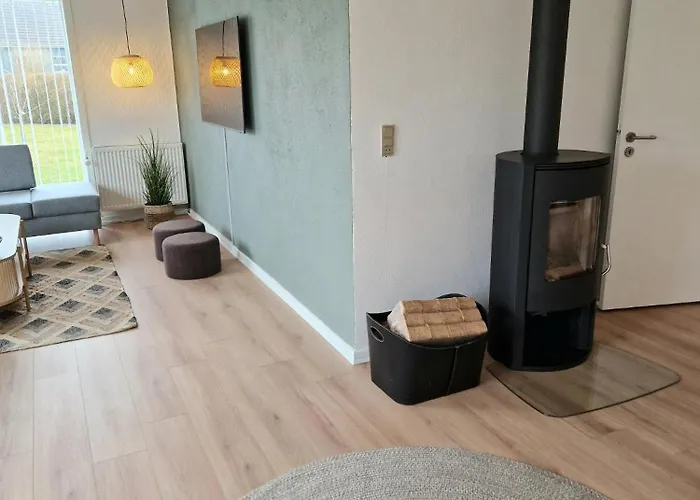 Rummeligt Og Stilfuldt Hus Naer Billund Med 4 Vaerelser Og Egen Have *