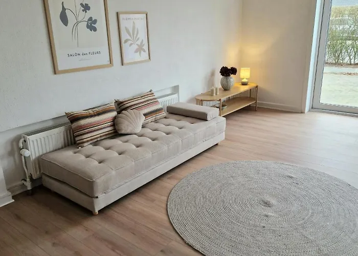 Rummeligt Og Stilfuldt Hus Naer Billund Med 4 Vaerelser Og Egen Have Ferienhaus *